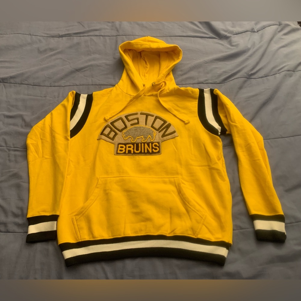 Boston Bruins Embroidered 1920s-30s Logo Black Jack Hoodie Sweatshirt NHL.